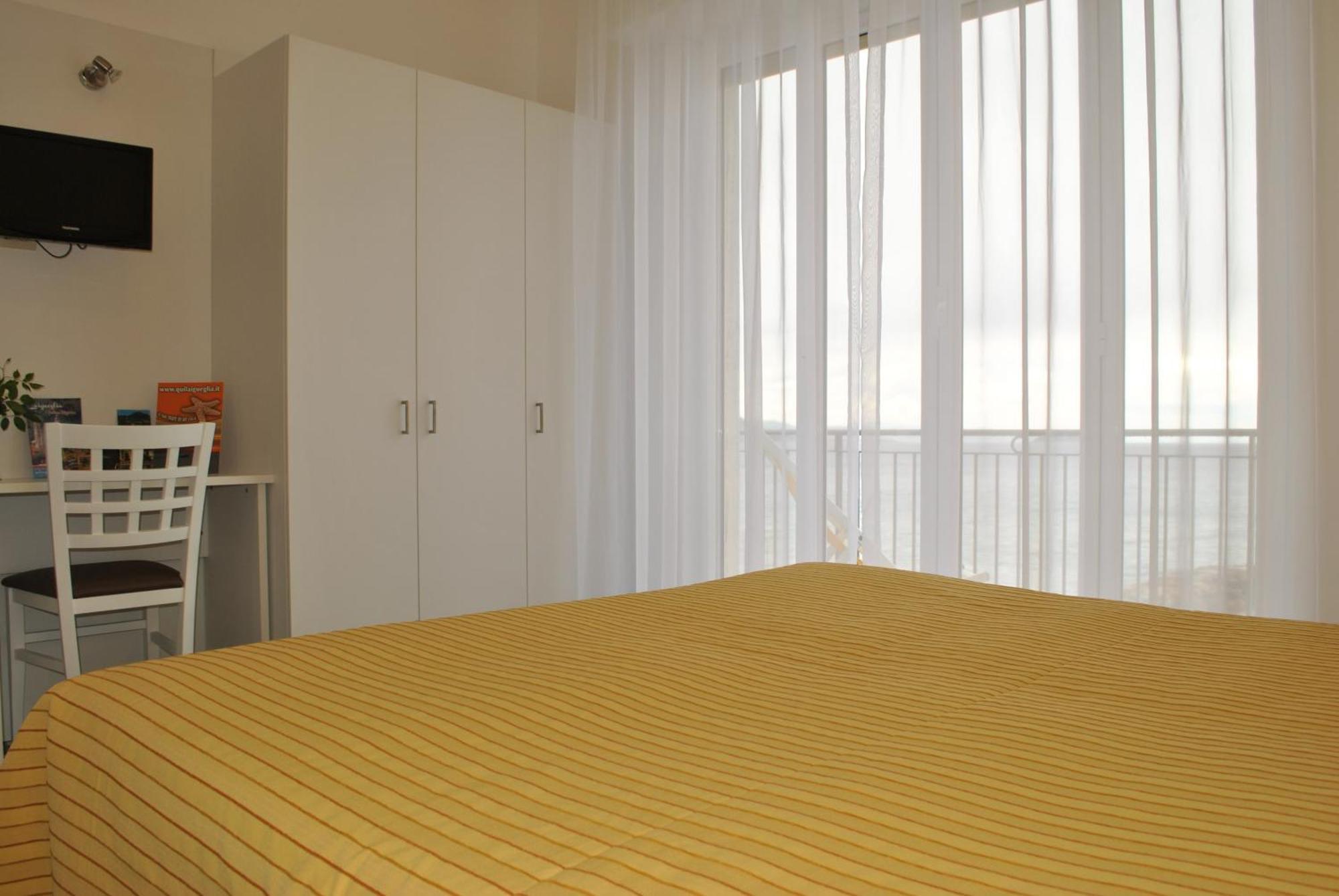 לאיגואליה Hotel Bristol מראה חיצוני תמונה
