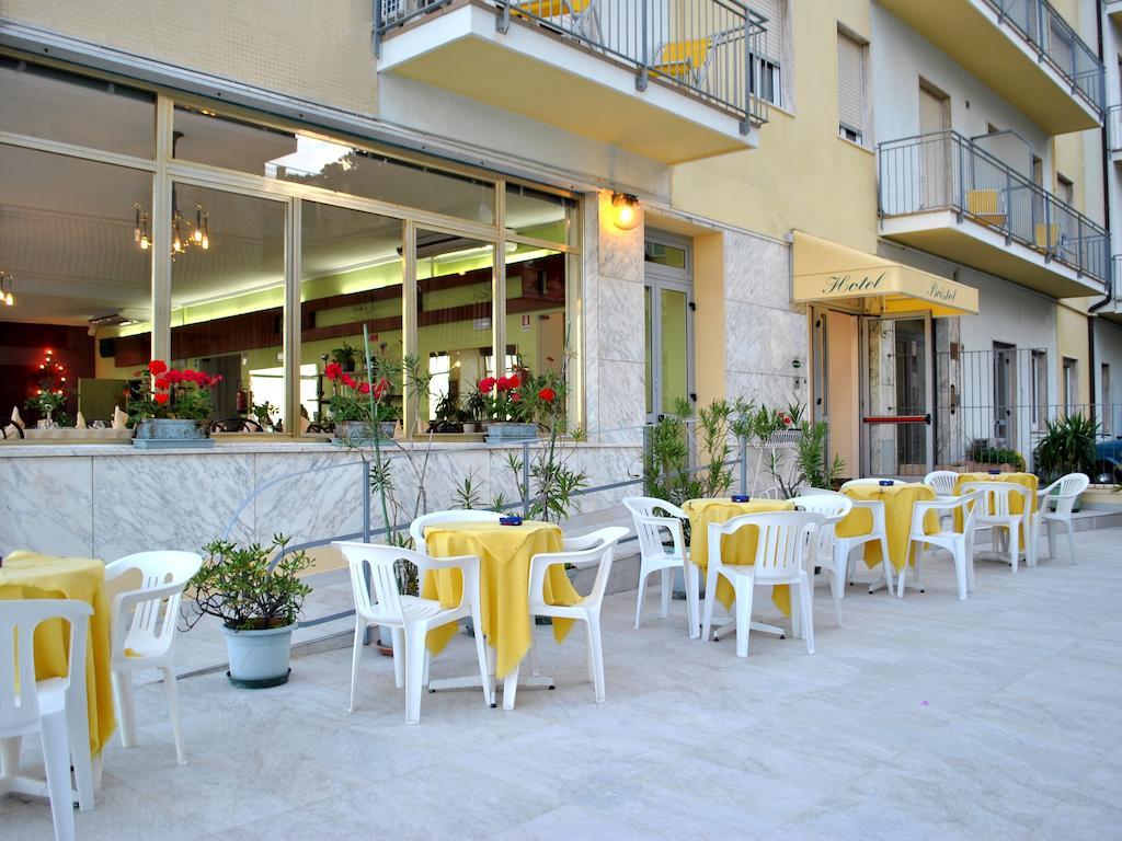 לאיגואליה Hotel Bristol מראה חיצוני תמונה