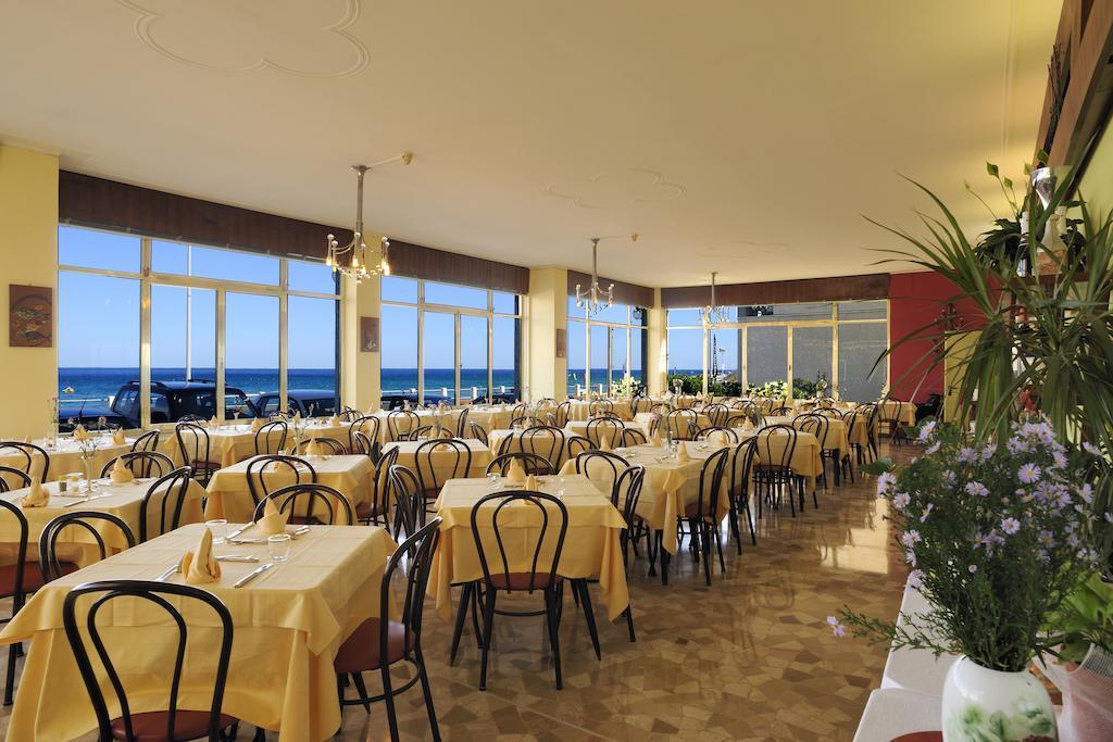 לאיגואליה Hotel Bristol מראה חיצוני תמונה
