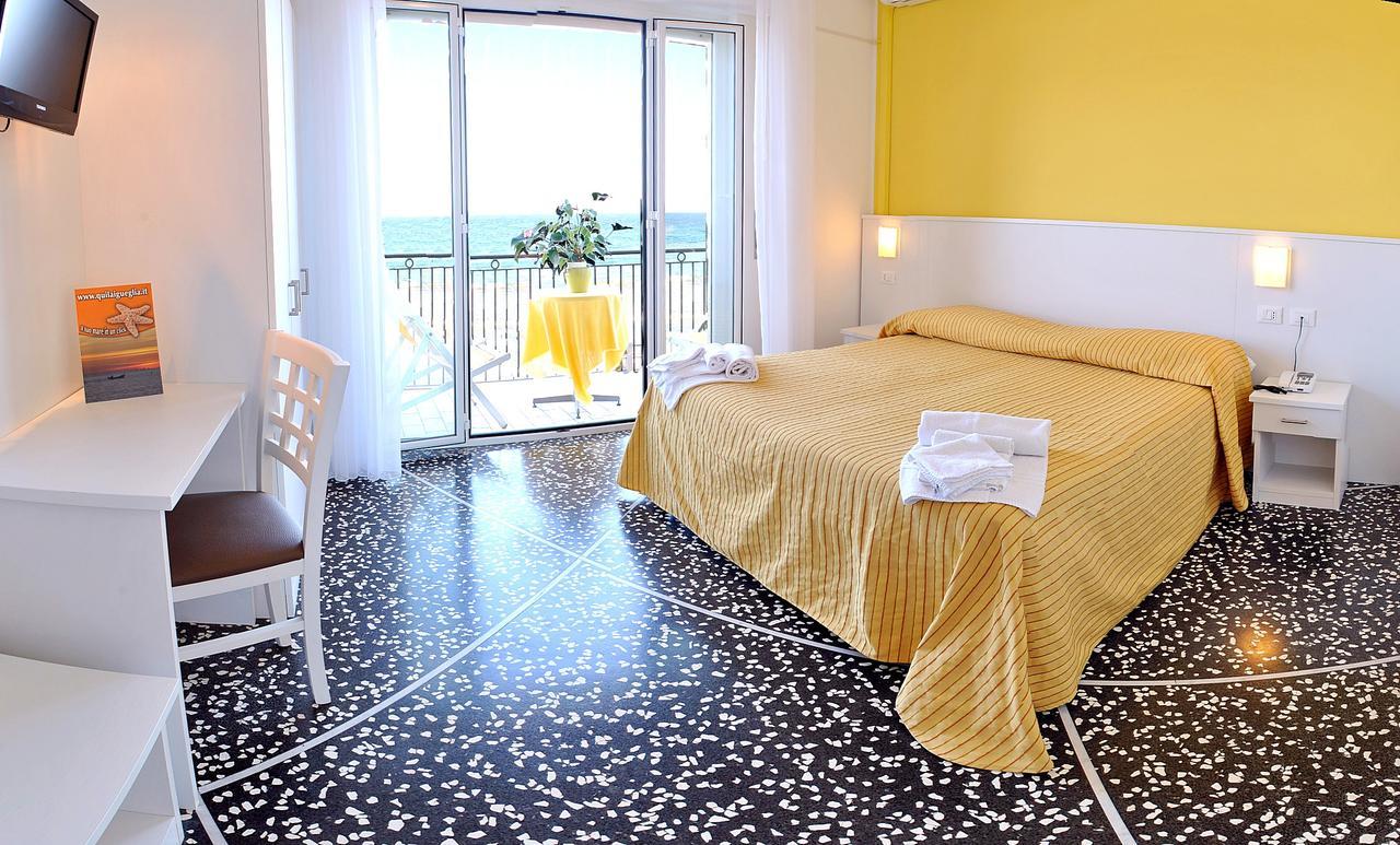 לאיגואליה Hotel Bristol מראה חיצוני תמונה